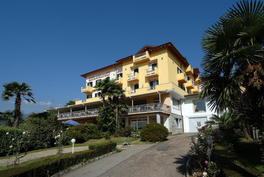 Hotel La Bussola Орта-Сан-Джулио Экстерьер фото