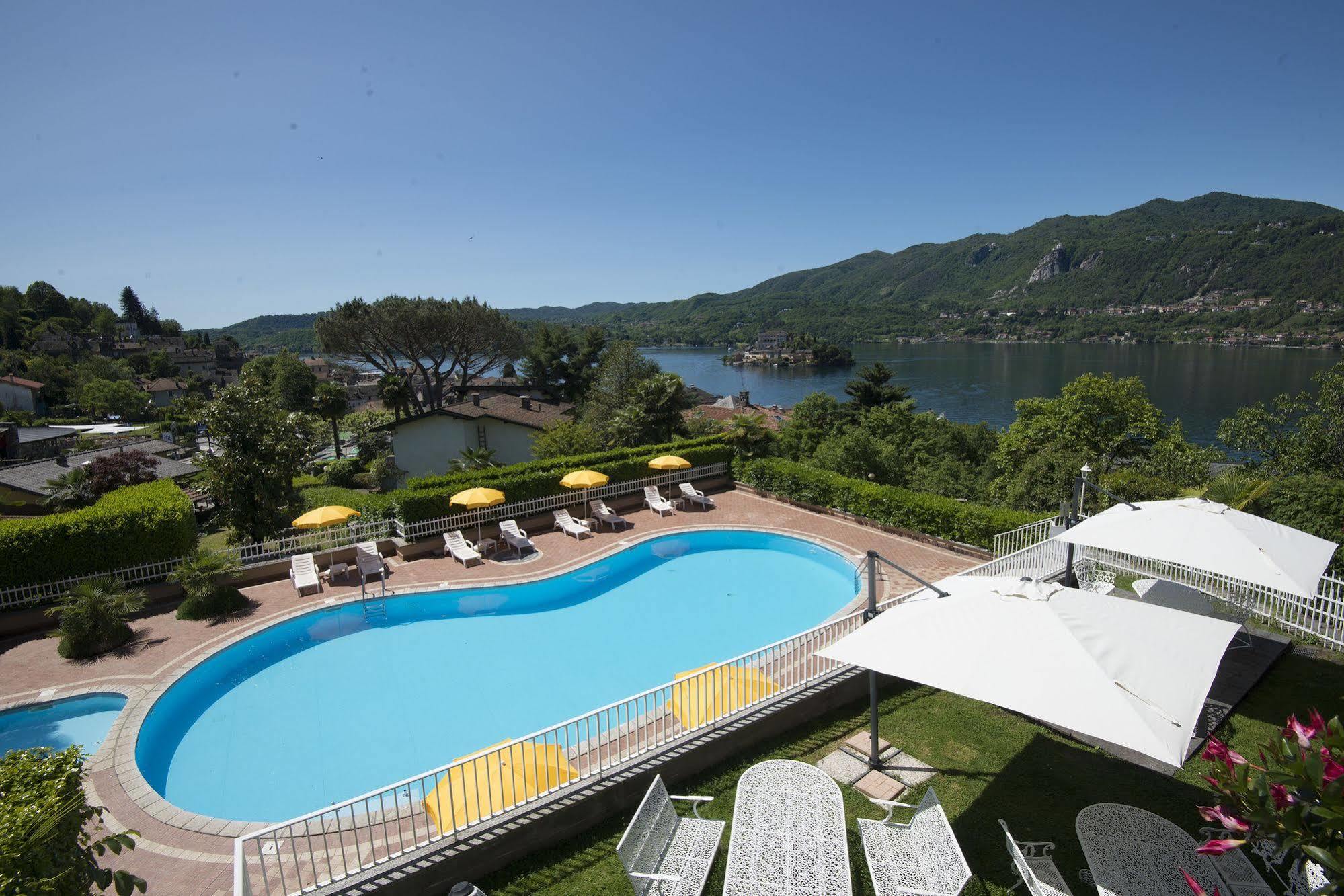 Hotel La Bussola Орта-Сан-Джулио Экстерьер фото